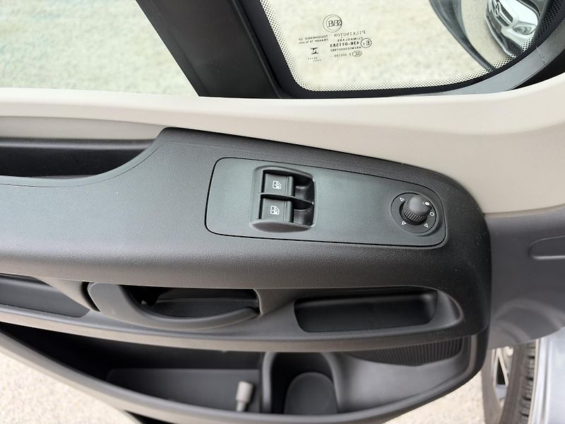 Citroën Jumper (2025) 2.2BlueHdi 103kw CARADO - fotka 17 z 33