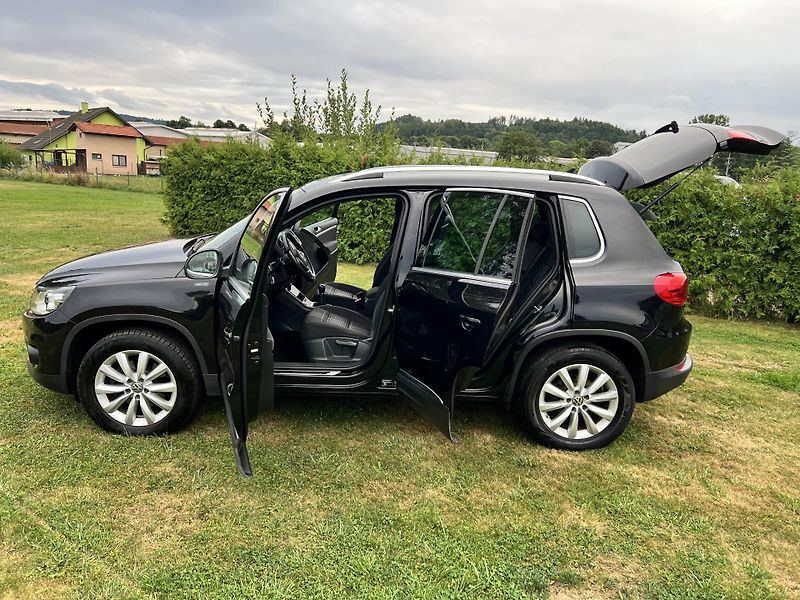 Volkswagen Tiguan 2.0TDI 103KW,4x4,SPORT,LOUNGE - fotka 27 z 49