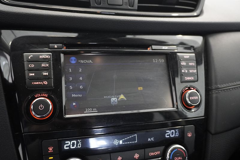 Nissan X-Trail  DIG-T 1,3i TEKNA  AUTOMAT - fotka 19 z 32