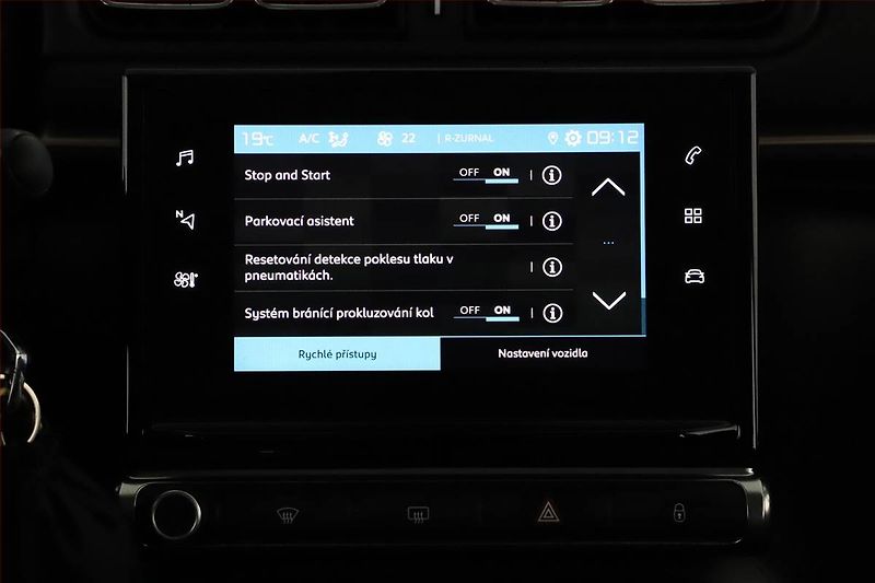 Citroën C3 (2020) 1.2 PureTech, Tempomat - fotka 13 z 17
