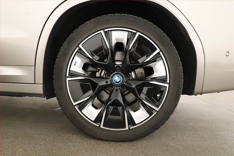 BMW iX3 (2022) 80 kWh, SoH 99% - fotka 20 z 20