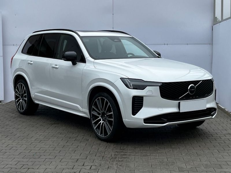 Volvo XC90 Plus Dark T8 AWD 335kW - fotka 3 z 31