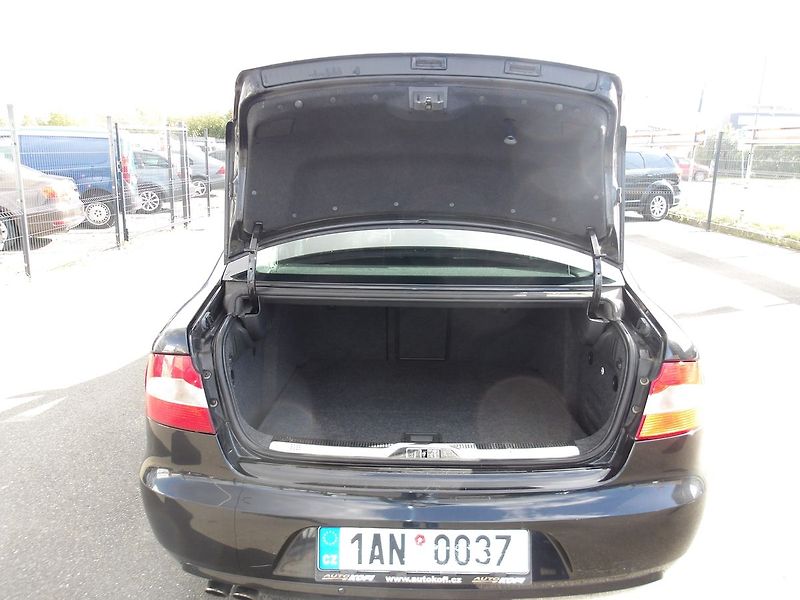 Škoda Superb 2,0TDi 103kW DSG ! ČR ! 2.MAJ. - fotka 16 z 45