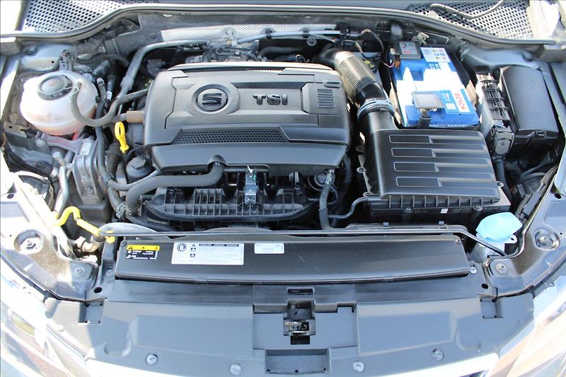 Seat Leon 1,8 TSi Xcellence FullLED, ACC - fotka 31 z 48