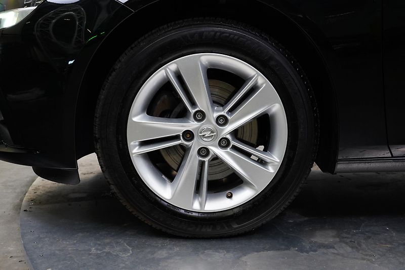 Opel Insignia - fotka 10 z 25