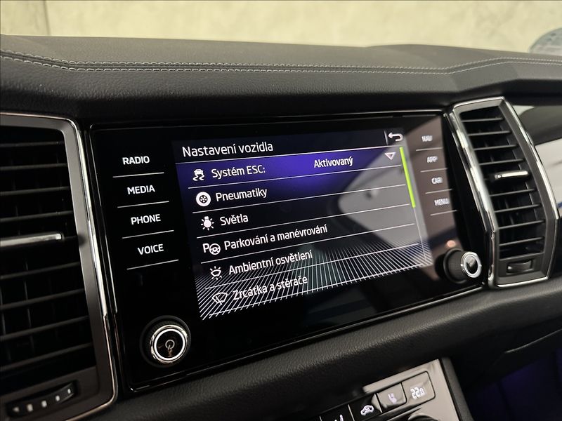 Škoda Kodiaq 2,0 TDi  DSG 4x4 L&K Virtual L - fotka 31 z 49