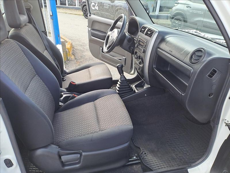 Suzuki Jimny 1,3 i 4x4 - fotka 6 z 10
