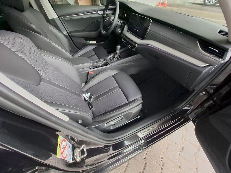 Škoda Octavia (2024) COMBI STYLE TD 85/2.0 M6F - fotka 25 z 40