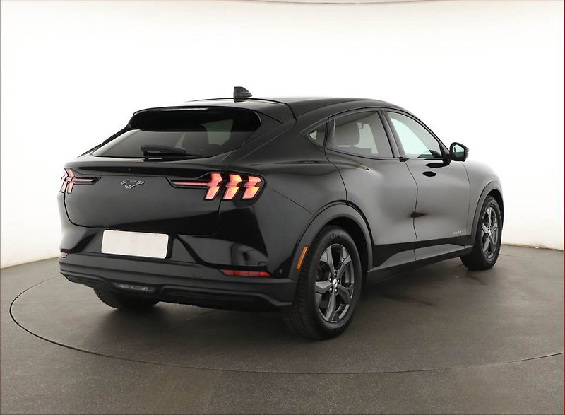 Ford Mustang Mach-E (2021) Standard Range RWD, SoH 94% - fotka 5 z 26