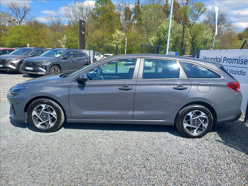Hyundai i30 1,5 l COMFORT 16 - fotka 4 z 20