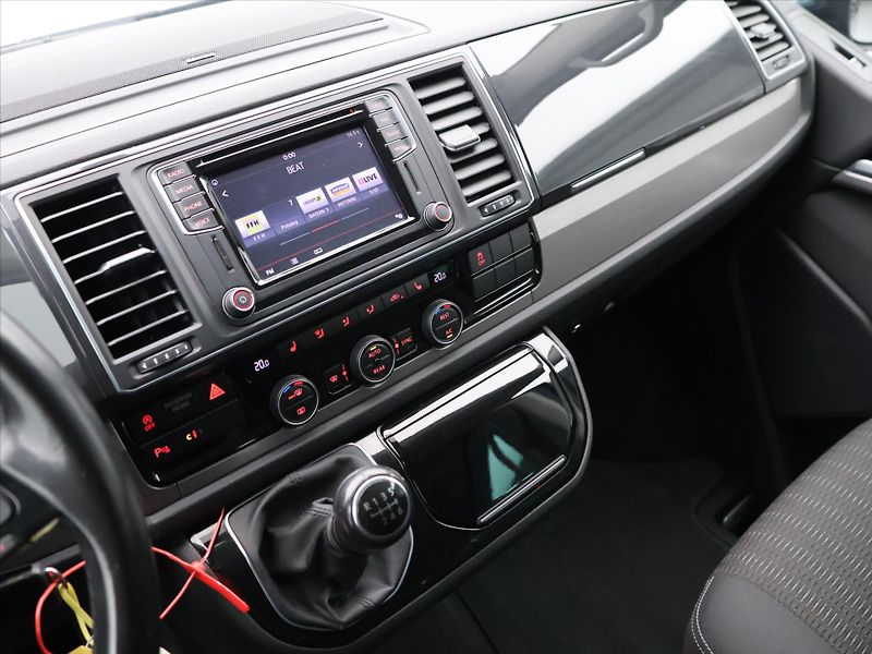 Volkswagen Multivan 2,0 TDI 150kW 4Motion LED 1Maj - fotka 20 z 30
