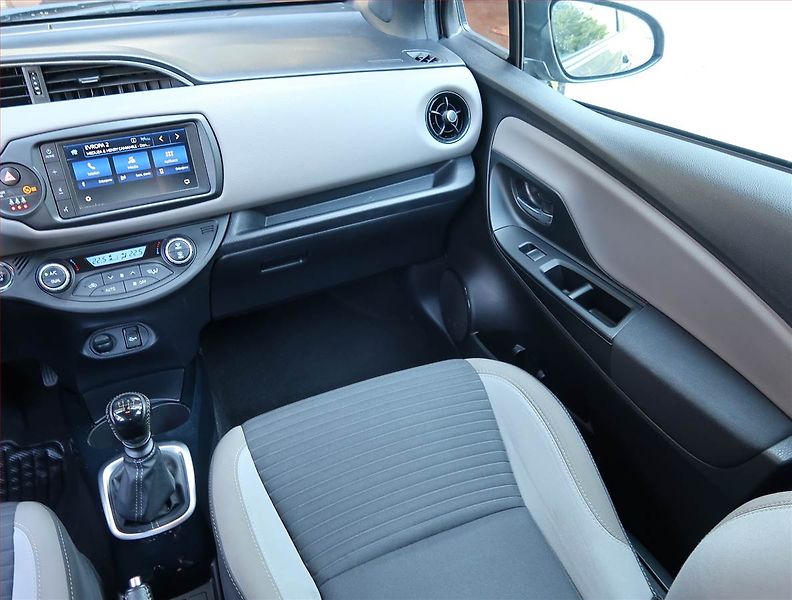 Toyota Yaris (2020) 1.5 Dual VVT-i, Serv.kniha - fotka 8 z 19