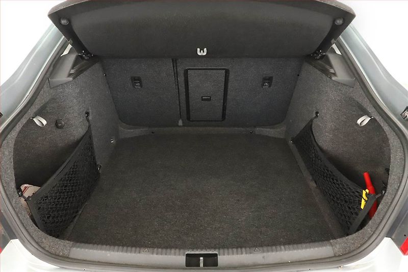 Škoda Octavia (2013) 2.0 TDI, Xenony, Tempomat - fotka 10 z 13