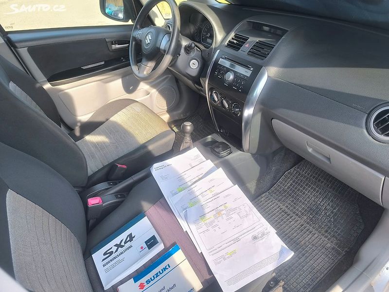 Suzuki SX4 4X4,KRÁSNÝ,105KM,1MAJ92,VÝBAVA - fotka 8 z 26