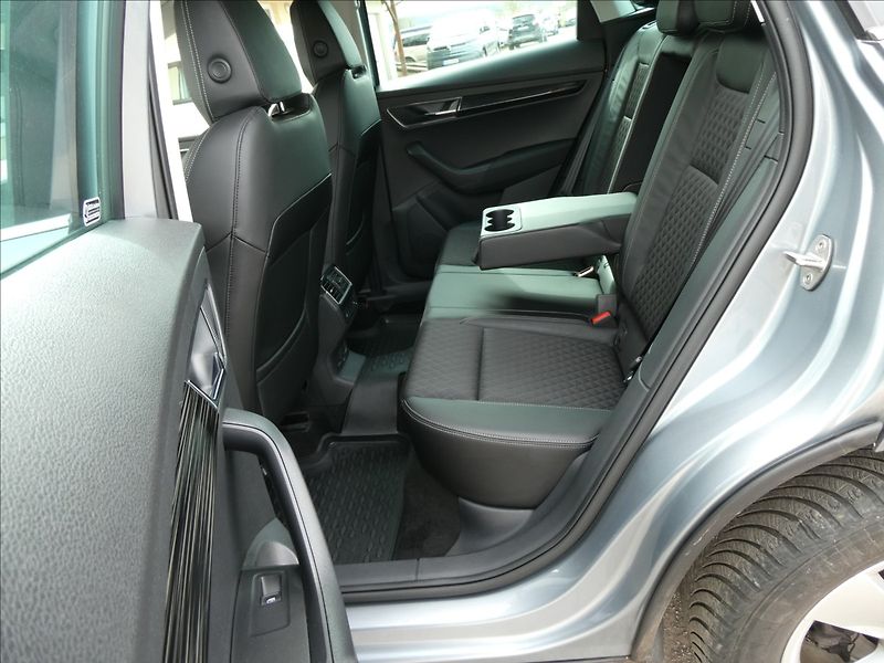 Škoda Karoq 2,0 TDi 110kW,DSG,4x4,1majitel - fotka 24 z 45