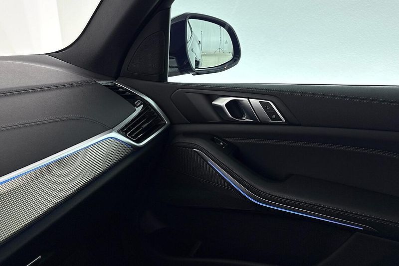 BMW X5 xDrive45e - fotka 19 z 28
