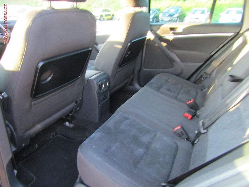 Volkswagen Tiguan (2011) 2.0TDi 4x4, ČR, Klima - fotka 12 z 17