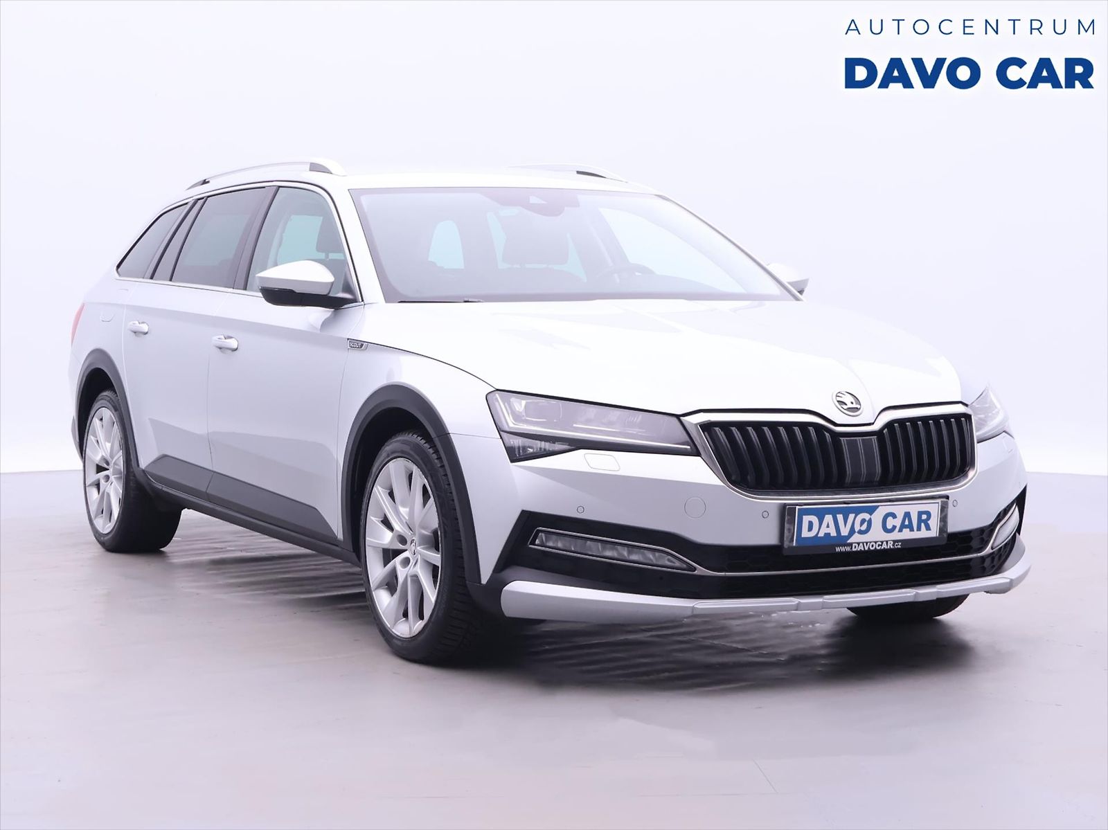 Škoda Superb 2,0 TDI 140kW DSG Scout 4x4 CZ