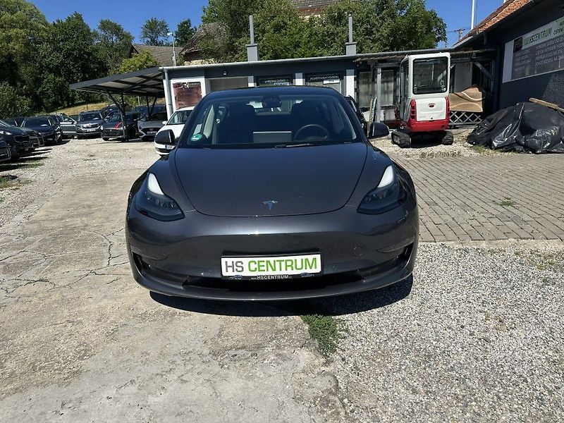 Tesla Model 3 Performance Dual AWD - fotka 10 z 28