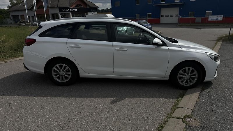 Hyundai i30 (2018) 1.6 CRDI 81KW  - fotka 5 z 19