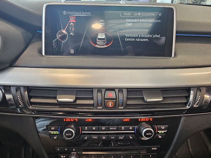 BMW X5 xDrive30d - fotka 21 z 23