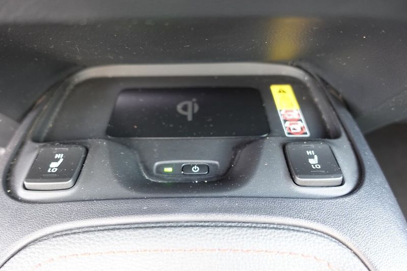 Toyota Corolla 1,8 HEV GR Spot Dynamic - fotka 21 z 32