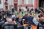 Motorkáři se sjeli na žehnání v bazilice v Jablonném.