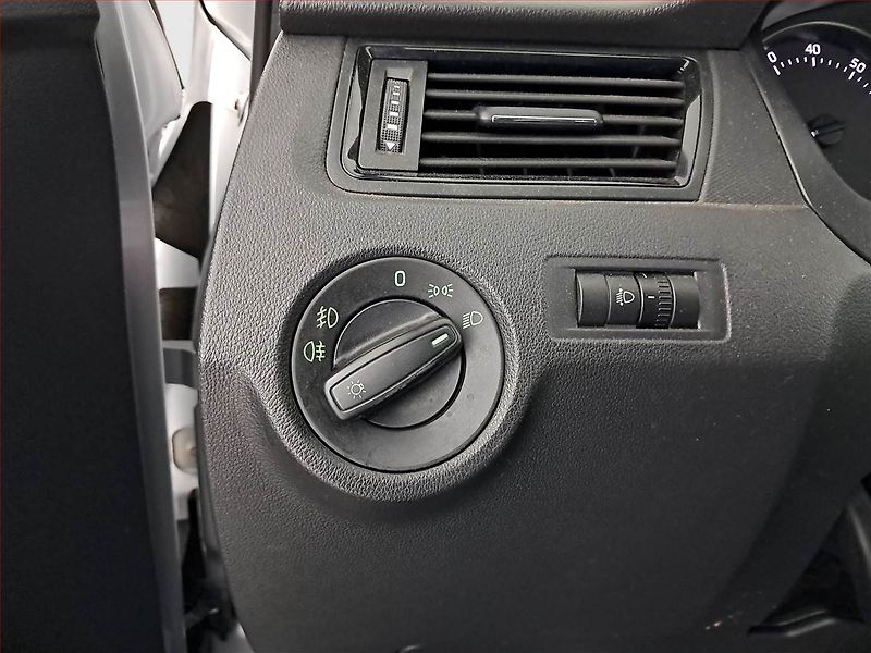 Škoda Rapid (2013) Ambition 1.2 TSI, Serv.kniha - fotka 17 z 17