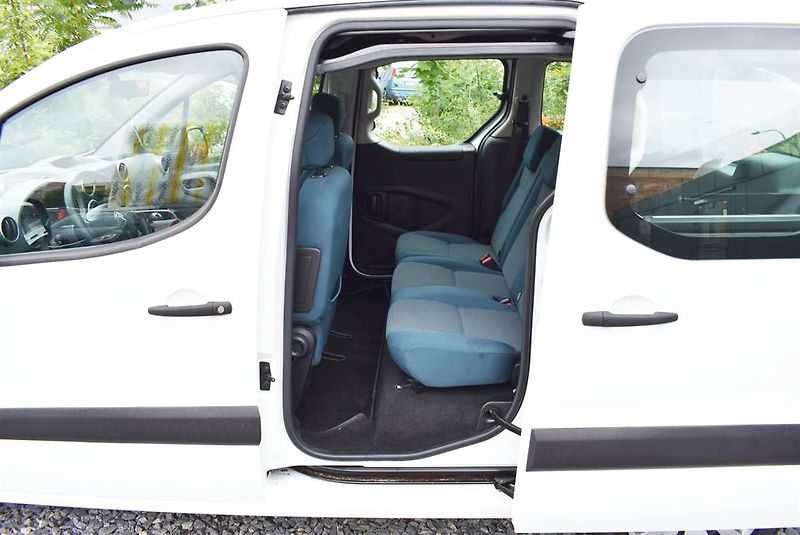 Citroën Berlingo 1,6 HDi MULTISPACE,1.M,SUPER - fotka 13 z 16