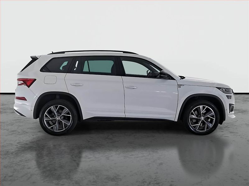 Škoda Kodiaq (2023) 2.0 TDI - fotka 6 z 24