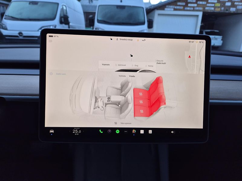 Tesla Model 3 STANDART RANGE 239w SOH 96,5% - fotka 32 z 48