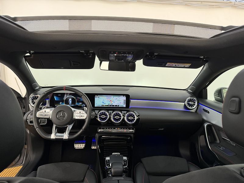 Mercedes-Benz Třídy A A35AMG*225kw*4x4*Panorama* - fotka 19 z 44
