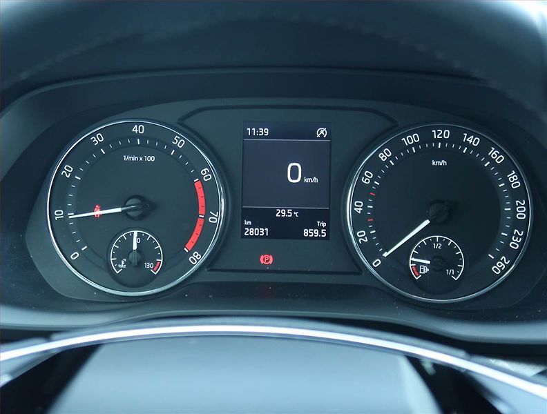 Škoda Octavia (2024) Ambition Plus 1.5 TSI - fotka 11 z 18