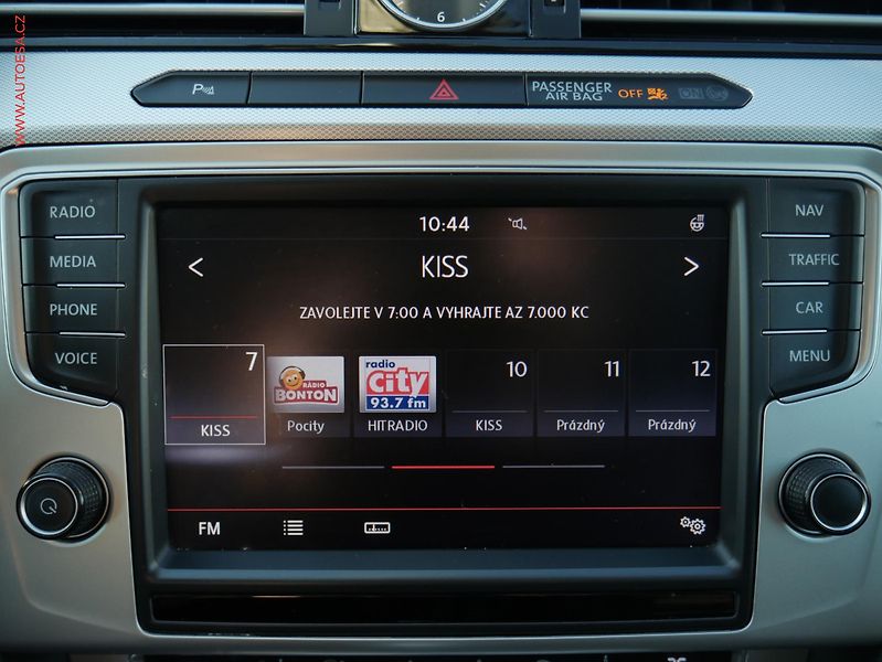 Volkswagen Passat (2015) 2.0TDi, AT, navi, LED - fotka 21 z 26
