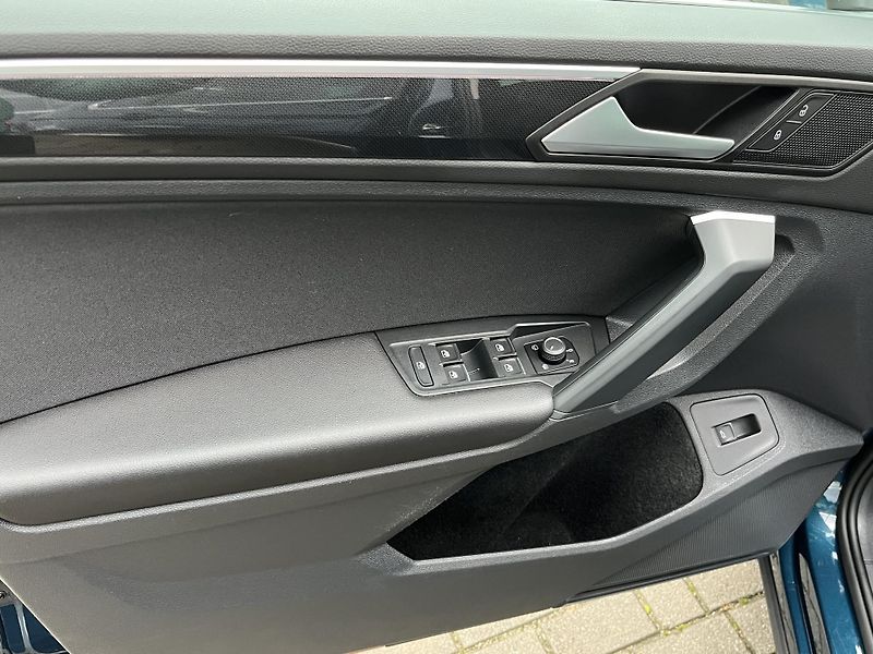 Volkswagen Tiguan 2.0TDi 110kW Elegance - fotka 16 z 30