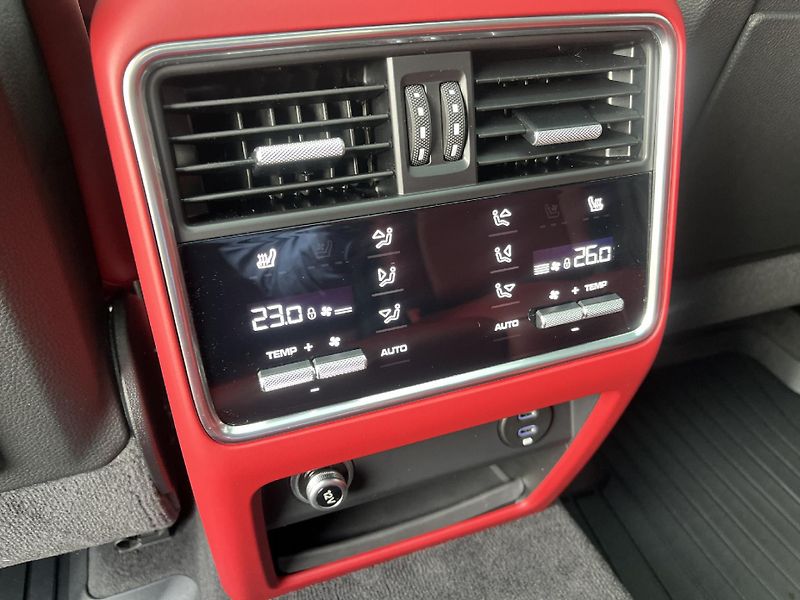 Porsche Cayenne Coupé - fotka 27 z 29