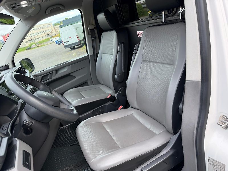 Volkswagen Transporter 2,0 TDi / 110 kW / T6 city  - fotka 11 z 29