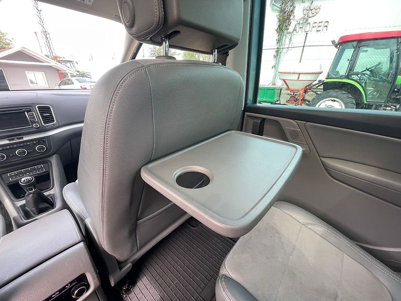 Volkswagen Sharan 2.0TDI 103kw*7MÍST*EL.DVEŘE - fotka 19 z 39