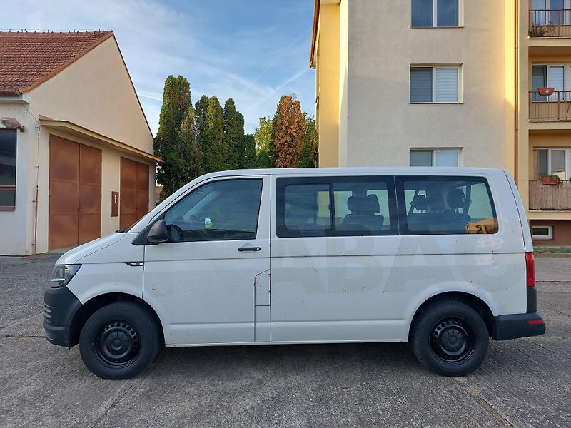 Volkswagen Transporter 2,0 TDi 75kw 9 míst - fotka 2 z 17