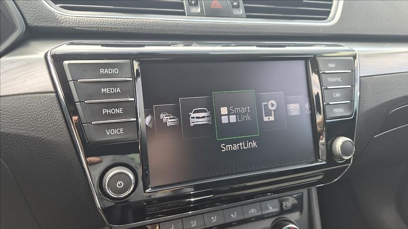 Škoda Superb 2,0 TDi 140 KW DSG STYLE ČR - fotka 15 z 25