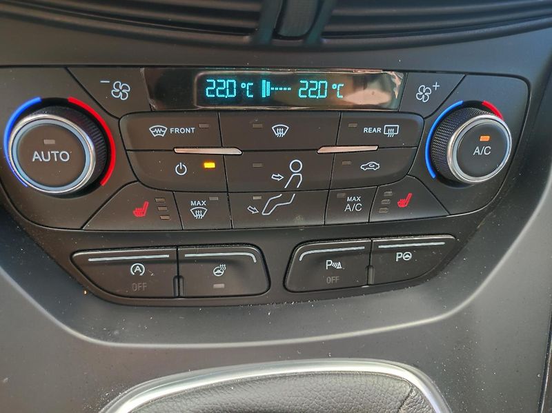 Ford Kuga (2018) 1.5 EB 110kW ČR,1 MAJ - fotka 16 z 26