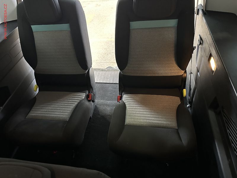 Citroën Berlingo (2020) 1.5HDi MAXi XL 7míst, SHINE - fotka 11 z 22