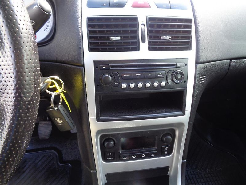 Peugeot 307 1,6 HDI - fotka 15 z 17