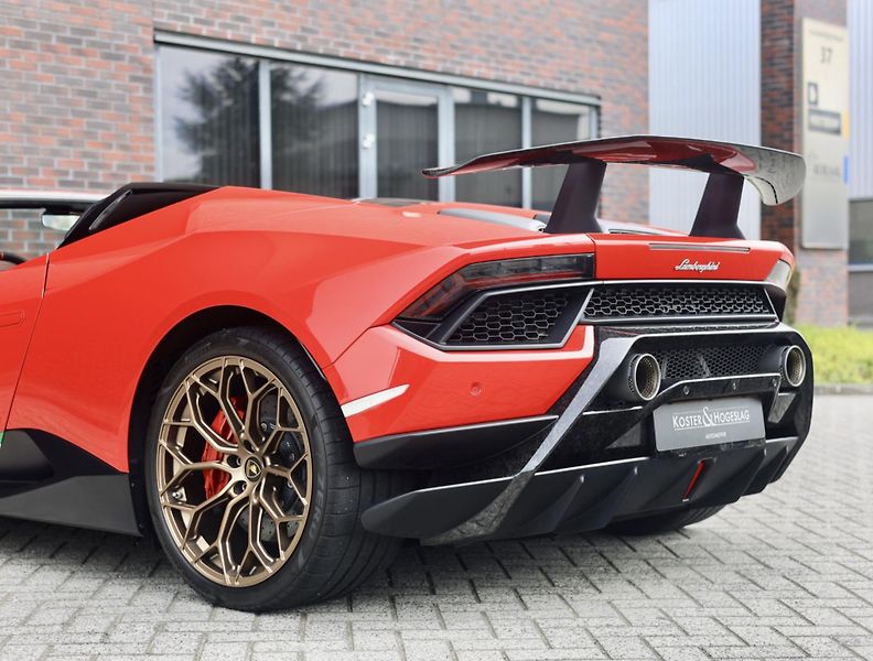 Lamborghini Huracán (2018) Spyder Performante Misano Red  - fotka 7 z 61