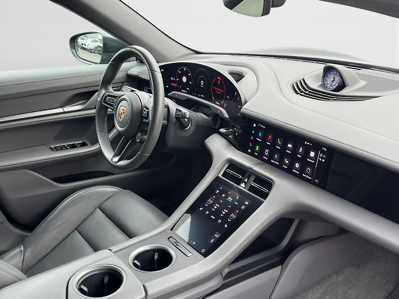 Porsche Taycan 4s Sport Turismo - fotka 26 z 30