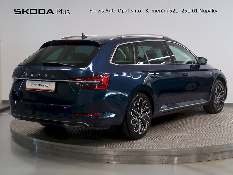 Škoda Superb (2022) LAURIN&KLEMENT 2.0TSI 140KW DS - fotka 2 z 49