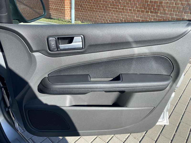 Ford Focus (2006) 1.6TDCi,ESP,EL. SEDAČKY - fotka 21 z 31