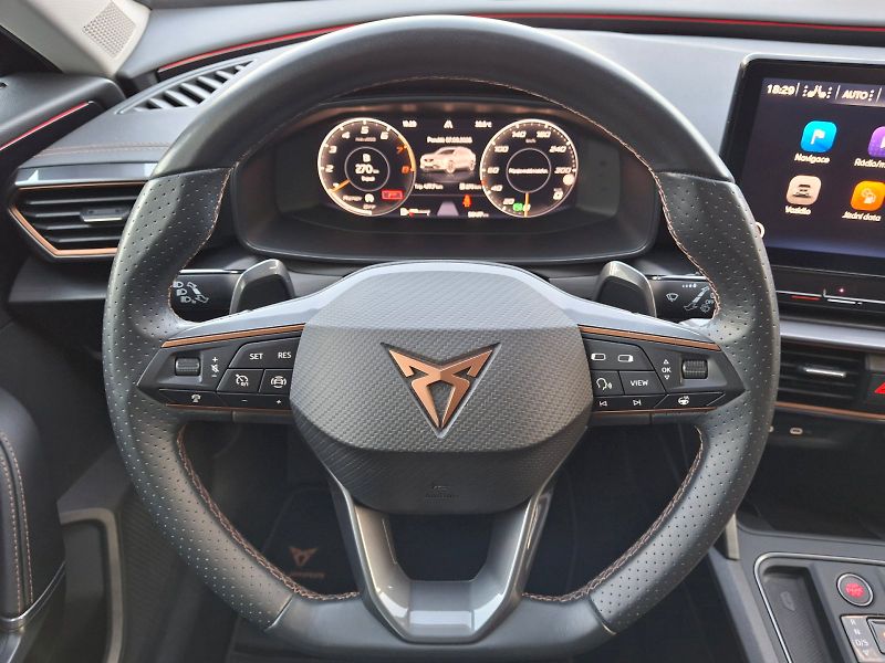 Cupra Formentor (2023) DSG 1,5TSi 110kW - fotka 15 z 35