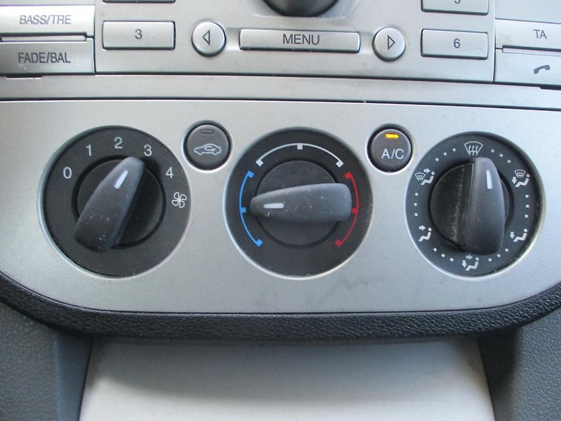 Ford Kuga 2.0 TDCi 4x4 +sada kol - fotka 21 z 30