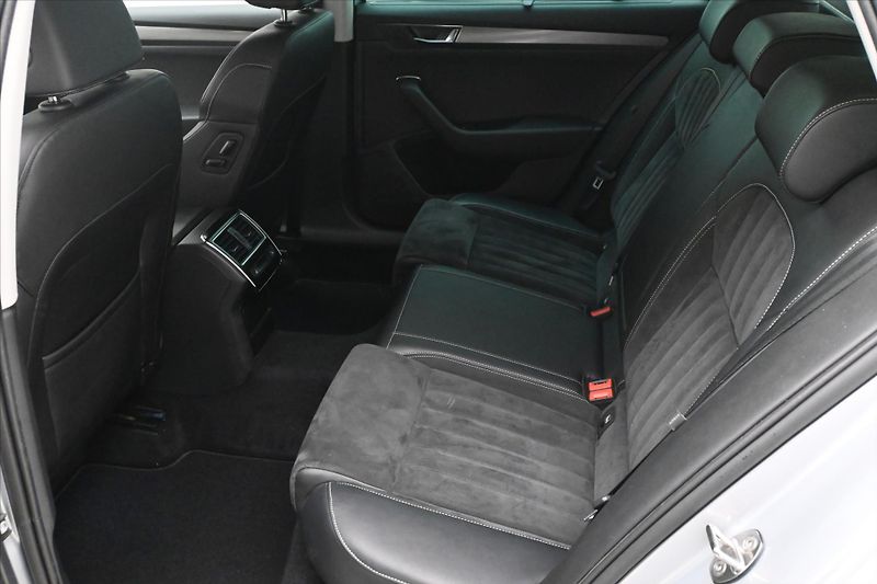 Škoda Superb 2,0 TDI 110 kW Style Záruka až - fotka 14 z 33